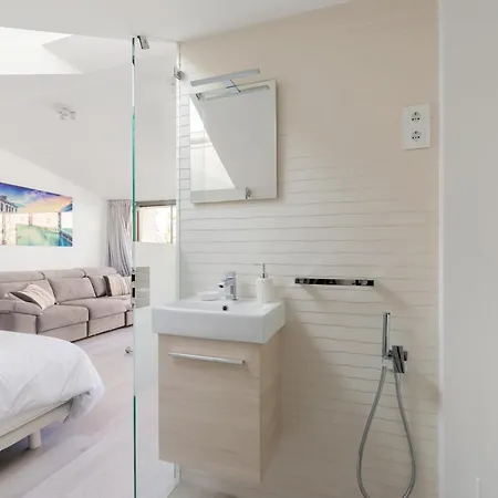 Minty - La Merced Atico Duplex Apartment