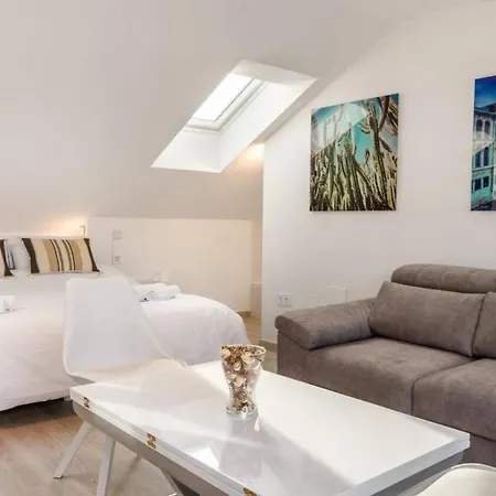 Apartment Minty - La Merced Atico Duplex Malaga